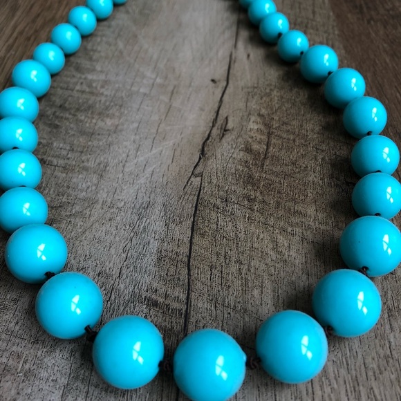 Necklace with turquoise beads, knotted - Picture 2 of 3